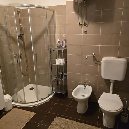 Apartman One *